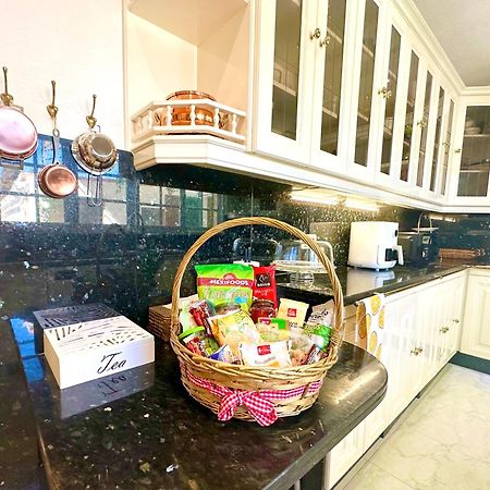 Villa Casacara Marbella Beachside Costabella -Spain Eksteriør billede